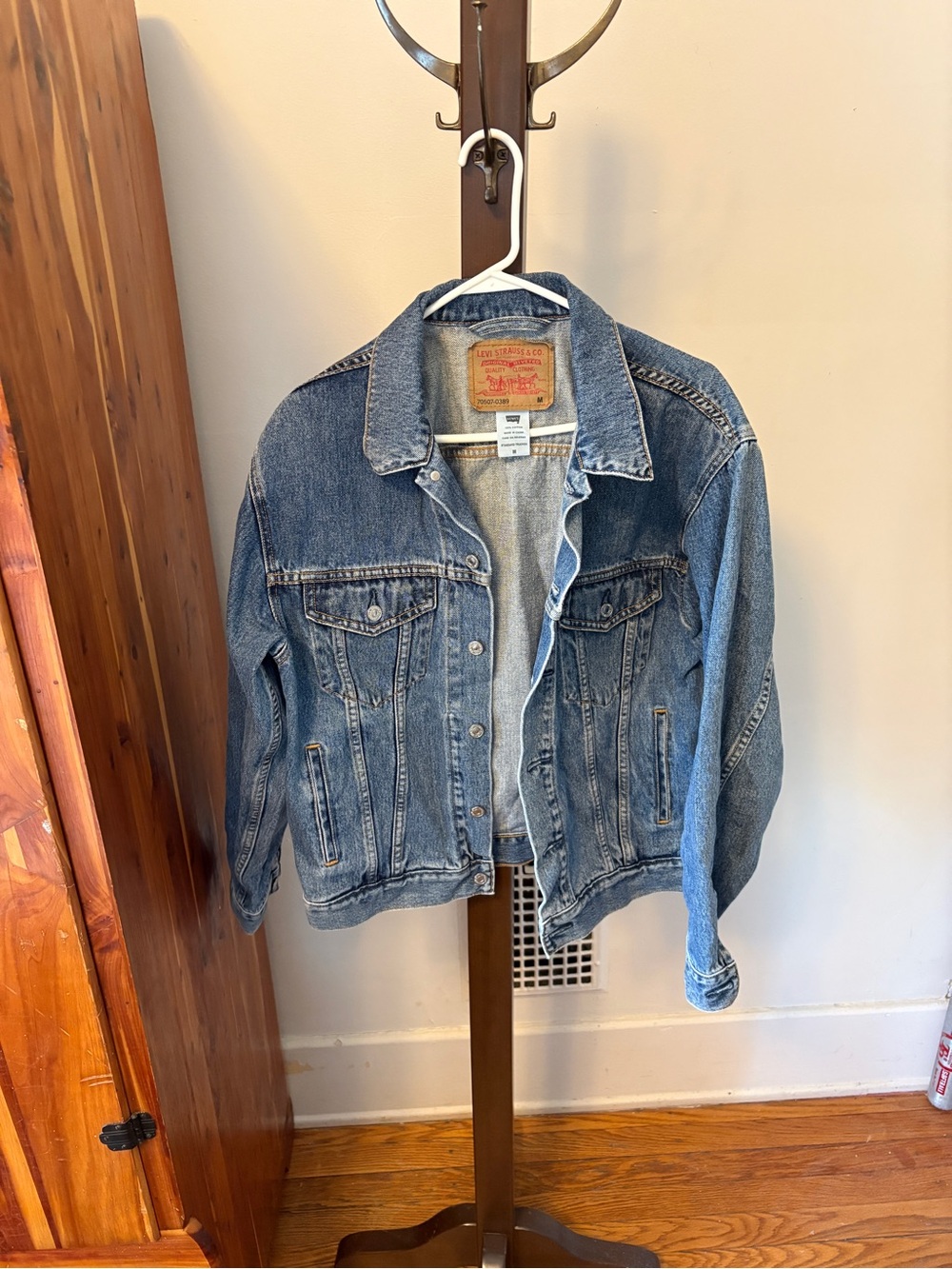 Classic Levi’s Denim Trucker Jacket M